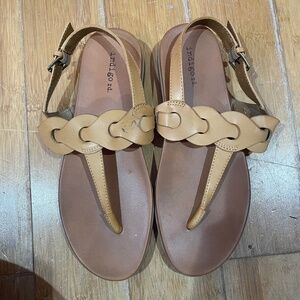Pre-Loved Indigo Rd Women's Tan Sandals - Size 8